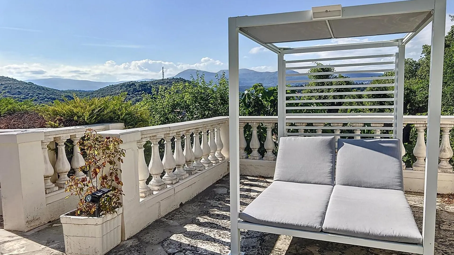 Amazing View Villa For Your Holidays 빌뇌브루베